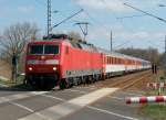 BR 120 120 125 und der EC 379 Binz-Brno unterwegs bei Bergen/R�gen am 24.April 2010.