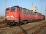 BR 140 140 671 ist auch schon l�ngst verschrottet.Vor ihrer Verschrottung stand die Lok ein halbes Jahr in Mukran,so auch am 16.April 2009.
