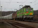 br-142holzroller WAB-61 und 62 am 22.M�rz 2010 mit dem Kreidezug aus Klementelvitz bei der Einfahrt in Bergen/R�gen.