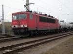 BR 155 155 207 am 22.April 2009 mit dem G�terzug nach Rostock Seehafen in Mukran.