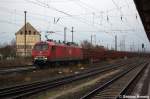 BR 156 MEG 801 (156 001-0) mit einem Holzzug in Stendal Richtung Magdeburg unterwegs. 22.12.2011