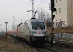 BR 182 Die Freude war bei mir und Patrick B gro� als 182 004-2 mit RE 37383 von Wismar nach Cottbus im Bahnhof Bad Kleinen vor die Kamera kam,wir hatten auf dem Weg von L�beck nach Bad Kleinen schon dr�ber gesprochen ob wir den Porsch bekommen w�rden und es hat geklappt.28.01.2012