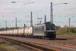 BR 185 Die MRCE 185 556-8 fuhr am 14.10.2011 f�r CTL Logistik und kommt hier Gerade aus Bremen und Durchf�hrt den Bahnhof Buchholz(Nordheide) um auf die G�terumgeung zu Fahren in richtung Maschen.