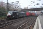 BR 189 MRCE ES 64 F4-210(189 210-8)
Vermietet an ITL Eisenbahn GmbH, Dresden
Sie kam mit ihren Containerzug am 09.11.2011 durch Hamburg Harburg Gefahren.
