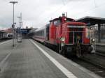 BR362 Die neue Zugverbindung seit heute 362 853-4 wartet mit EC379 von Stralsund nach Brno hl.n.auf die Ausfahrt im Stralsunder Hbf(09.04.10)
:-) Mit dabei war mein Kollege Mirko Schmidt