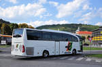 Mercedes Travego von Ettenhuber Reisen aus der BRD in Krems gesehen.
