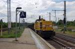 braunschweig/149172/wiebe-lok-nr12-277-018-8-mit-leeren Wiebe-Lok Nr.12 (277 018-8) mit leeren Autotransportzug in Braunschweig. 09.07.2011