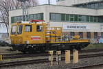 136 011-0 von der DB Bahnbau Gruppe GmbH stand am Vormittag abgestellt in Warnemünde.19.01.2019