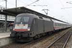 Wie schon bei meinem letzten Mnchen-Besuch war es auch diesmal   ES64 U2-070 mit IC 2082 von Berchtesgaden Hbf nach Hamburg-Altona in Mnchen Ost.29.03.2012
