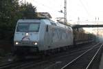 185 540-2 mit Holzzug von Rostock-Bramow nach Stendal-Niedergrne beim Rangieren im Bahnhof Rostock-Bramow.02.10.2011