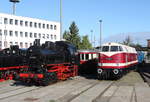 Schwerin-Spezial/630224/89-008-und-118-118-8-waren 89 008 und 118 118-8 waren zu den Schweriner Modellbahn-Tagen draußen zur Besichtigung.29.09.2018