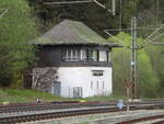 thueringen-10/844953/stellwerk-im-bayrischen-ludwigsstadtan-der-ausfahrt Stellwerk im bayrischen Ludwigsstadt,an der Ausfahrt nach Probstzella,am 15.April 2024.