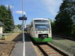 BR 650 Regioshuttle/786093/eib-vt329-warteteam-30august-2022im-bahnhof EIB VT329 wartete,am 30.August 2022,im Bahnhof Blankenstein.