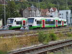 BR 650 Regioshuttle/793456/vom-bahnsteig-in-meiningen-kann-man Vom Bahnsteig in Meiningen kann man auf das dortige STB Bw fotografieren.Am 02.September 2022 standen dort:VT142 links und rechts der VT105.