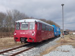 Ohne Beiwagen wird die Ferkeltaxe 772 345-5 wieder zwischen Bergen/Rgen und Lauterbach Mole knattern.Aufnahme vom 24.Mrz 2016 in Putbus.