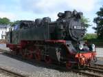 99 2321 gnnte sich bis zur Ankunft des Zuges,in Bad Doberan,am 28.Mai 2011 ein Sonnenbad.