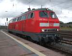 BR 218/110801/218-374-7bw-niebuell-wartet-auf-rangierfahrt 218 374-7(BW Niebll) wartet auf Rangierfahrt im Bahnhof Stralsund.(25.07.09) 