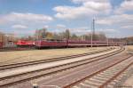 V 200 033 (220 033-5) MEH - Hammer Eisenbahnfreunde e. V. mit dem DPE 20359 von Berlin Ostbahnhof nach Hamm(Westf), bei der Durchfahrt in Rathenow. 19.04.2015