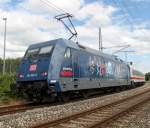 101 025-5 musst mit IC 2287 von Ostseebad Binz nach Hamburg Hbf vor einem Hp0 Signal im Rostocker Hbf.warten.23.06.2013