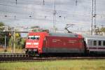 BR 101/454387/101-103-0-mit-ic-2373stralsund-karlsruhebei-der 101 103-0 mit IC 2373(Stralsund-Karlsruhe)bei der Ausfahrt im Rostocker Hbf.27.09.2015