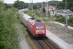 101 135-2 mit IC 2184(Hamburg-Binz)bei der Durchfahrt im Haltepunkt Rostock-Kassebohm.22.07.2017