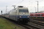 101 112(Rheingold)mit IC 2417 von Rostock Hbf nach Köln Hbf bei der Bereitstellung im Rostocker Hbf.12.11.2017