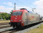 BR 101/702986/101-064-160-jahre-maerklin-mit 101 064 '160 Jahre Märklin' mit IC 2211(Binz-Karlsruhe)bei der Einfahrt am 21.06.2020 im Rostocker Hbf. 