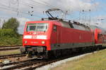 BR 120/626613/120-202-7-mit-re-4307-von 120 202-7 mit RE 4307 von Rostock Hbf nach Hamburg Hbf bei der Ausfahrt im Rostocker Hbf.02.09.2018