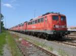 BR 140/200161/seit-dem-01juni-2012-gibt-es Seit dem 01.Juni 2012 gibt es in Mukran wieder einen neuen Neuzugang.Diesmal sind es wieder Lok`s der Baureihe 140.Hier macht 140 013-4 den Anfang.
