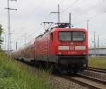 br-143-112-114/343456/112-107-8-mit-re1rostock-hamburgbei-der-ausfahrt 112 107-8 mit RE1(Rostock-Hamburg)bei der Ausfahrt im Rostocker Hbf.24.05.2014