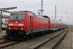 BR 146/808648/146-266-mit-re-4356-von 146 266 mit RE 4356 von Berlin-Südkreuz nach Rostock bei der Einfahrt im Rostocker Hbf.07.04.2023