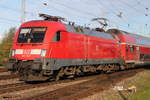 182 017 mit RE 4306(Rostock-Schwerin)bei der Ausfahrt im Rostocker Hbf.08.10.2017