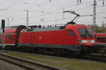 182 009 mit RE 4359 von Rostock Hbf nach Oranienburg wurde am Vormittag wegen einer Technische Störung am Zug  im Rostocker Hbf geräumt.15.10.2017