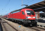BR 182/660801/182-012-mit-re-4310rostock-hamburgkurz-vor 182 012 mit RE 4310(Rostock-Hamburg)kurz vor der Ausfahrt im Rostocker Hbf.14.06.2019