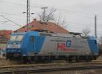 185 511-3 von der Firma Holzlogistik und Gterbahn GmbH(HLG)war am 29.12.2012 im Bahnhof Rostock-Bramow abgestellt,und wartet auf ihren nchsten Einsatz Richtung Sachsen.