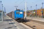 BR 185/461839/185-520-4-alpha-trains-fuer-cfl 185 520-4 Alpha Trains für CFL Cargo Deutschland GmbH mit einem black-boxX Containerzug in Lübben(Spreewald) und war auf dem Weg nach Guben gewesen. 31.10.2015