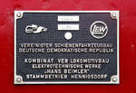   Fabrikschild der 155 103-5 (91 80 6155 103-5 D-CLR) der Cargo Logistik Rail Service GmbH (CLR), ausgestellt am 06.05.2017 auf dem Familienfest der Magdeburger Eisenbahnfreunde im Wissenschaftshafen