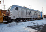 Die RAILPOOL 187 311-6 (91 80 6187 311-6 D-Rpool), eine Bombardier TRAXX F140 AC3 LM auch bekannt als Last-Mile-Lokomotive, abgestellt am 22.01.2016 beim ICE-Bahnhof Montabaur.