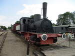 gramzow-17/705382/zum-museumsbestand-im-eisenbahnmuseum-gramzow-zaehlen Zum Museumsbestand im Eisenbahnmuseum Gramzow zählen auch zwei Dampflok`s.Während 99 4503 im Lokschuppen steht,steht die zweite Dampflok im Freigelände.Aufnahme vom 27.Juni 2020.