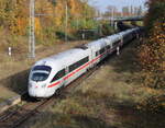 411 555-6  Mühlhausen/Thüringen  als ICE 1676(Hamburg-Stralsund)bei der Durchfahrt am Mittag des 30.10.2022 um 11.43 Uhr in Rostock-Kassebohm.