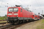 112 102-9 mit RE 4308(Rostock-Hamburg)bei der Ausfahrt im Rostocker Hbf.13.08.2016