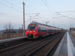 S-Bahn Rostock/527328/auf-dem-weg-von-warnemuende-nach Auf dem Weg von Warnemünde nach Güstrow hielt,am 09.November 2016,in Plaaz der 442 837.