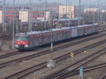 So sieht man die drei 420er,von der Stuttgarter S-Bahn,die am 24.März 2016 in Mukran eingetroffen sind,von der Straßenbrücke aus.Aufnahme vom 27.März 2016.