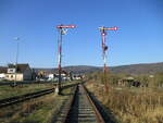 Die beiden Ausfahrsignale D und E,aus Merkers,in Richtung Vacha,werden nicht mehr bedient.Aufgenommen am 01.März 2023.