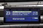 am 31.08.2014 stand auf Gleis 23 im Mnchener Hbf der ICE 1508 Mnchen-Warnemnde angeschlagen nur knapp 30 Minuten spter stand dann Berlin-Gesundbrunnen dran da der Zug nur Mo-Fr um 11:16 Uhr