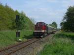 PRESS 112 565-7 zog den Sonderzug Putbus-Cottbus,am 19.Mai 2012,am Vorsignal von Bergen/Rgen vorbei.Am Schlu 01 0509-8.