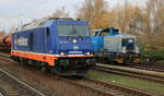 Raildox GmbH u Co.KG/757296/raildox-76-110-0-und-650-077-7 Raildox 76 110-0 und 650 077-7 am 19.11.2021 in Rostock-Bramow,Grüße gehen hierbei an den Tf der G6 :-)