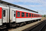 DB-Wagen/507759/cnl-470zrich-ostseebad-binzstand-am-16072016-im CNL 470(Zrich-Ostseebad Binz)stand am 16.07.2016 im Rostocker Hbf.