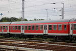DB-Wagen/784488/d-db-50-80-84-33-144-8-bydz D-DB 50 80 84-33 144-8 Bydz 439.9 von DB-Regio AG Region Nordost Rostock Hbf am 28.08.2022 im Rostocker Hbf.