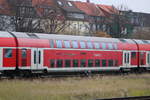 mittelwagen-doppelstock/720647/d-db-50-80-26-75-072-1-dbpza D-DB 50 80 26-75 072-1 DBpza 753.5 DB Regio AG NRW stand am 04.12.2020 im Rostocker Hbf.